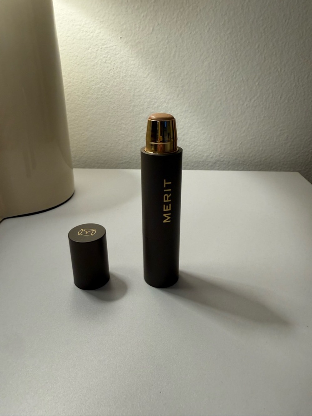 Minimalist Perfecting Complexion Foundation & Concealer Stick Shade Sand - Picture 2 of 4